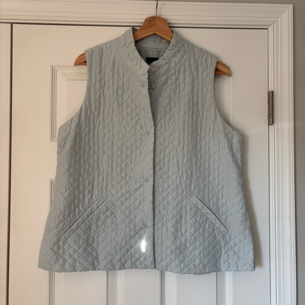 Eileen Fisher 100% Silk Quilted Vest Light Baby Blue Spring Easter Pastel M - Picture 1 of 7